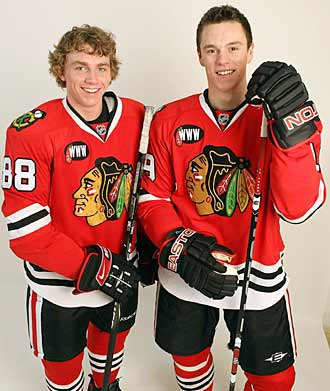 Toews with sidekick Patrick Kane in 2007.